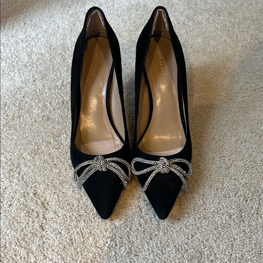 Elegant Black Heels with Bow Accent